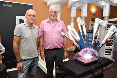 MR1412 Patients Ian Dowell and Ross Thompson with the demo robot