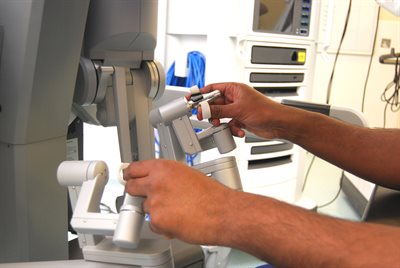 MR1672 Surgical Robot arms operating controls