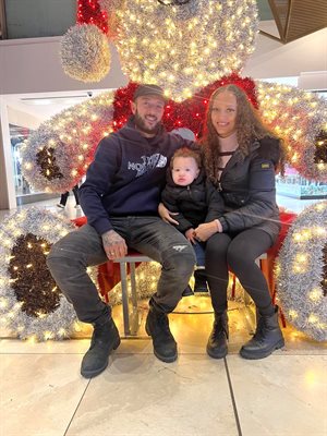 MR1702 Kieran Kion and Portia at Christmas time