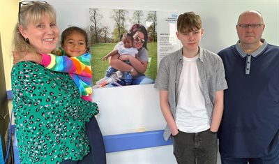 MR1378 Organ Donation Debbie Marlow Rennaisha Rogers Sophie's bros Toby and Brett Marlow